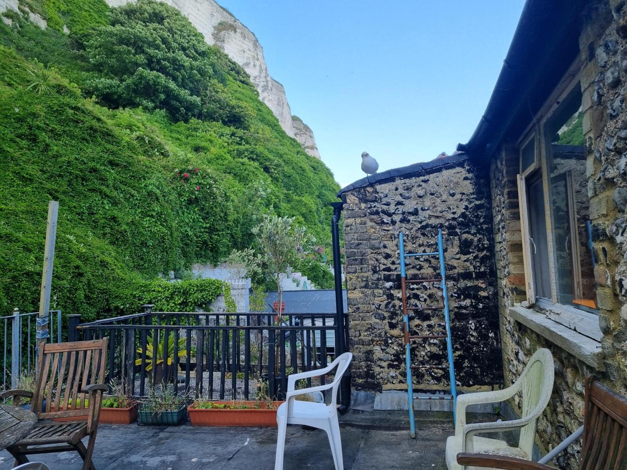 First And Last Youth Hostel 도버 외부 사진
